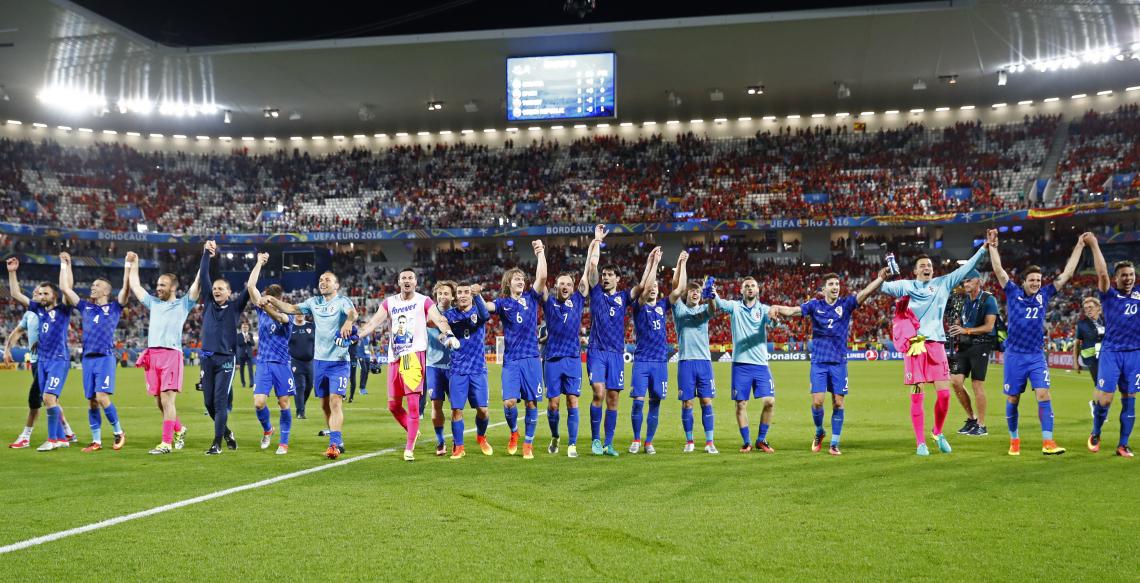 Imagen LOS JUGADORES CROATAS celebran la agónica e histórica victoria ante España. Foto: Reuters.