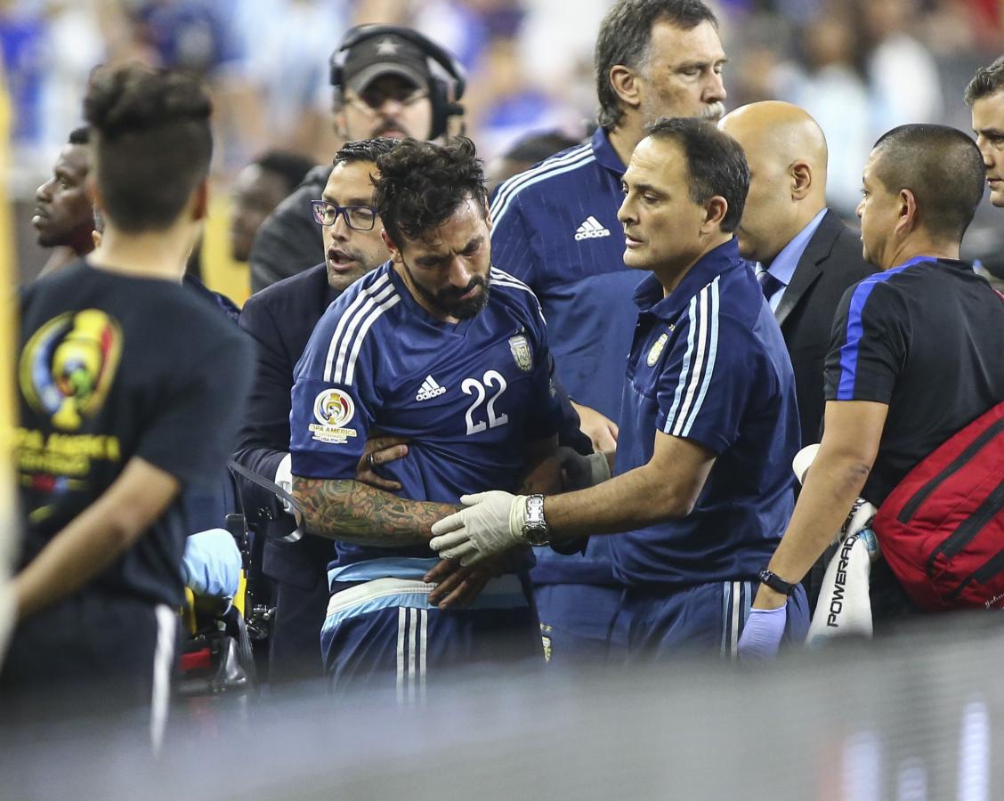 Imagen Lavezzi, dolorido