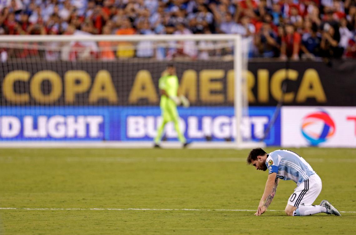 Imagen Messi, abatido tras errar el penal