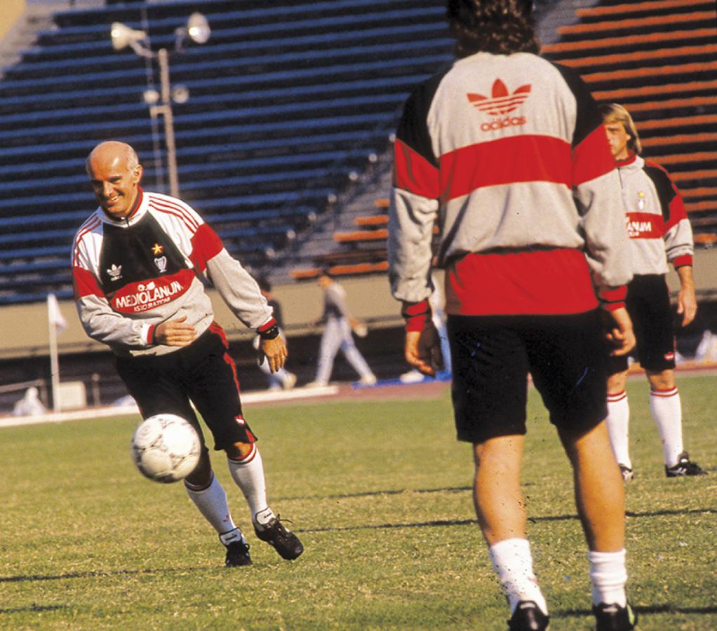 Imagen Arrigo en sus tiempos de DT del Milan.