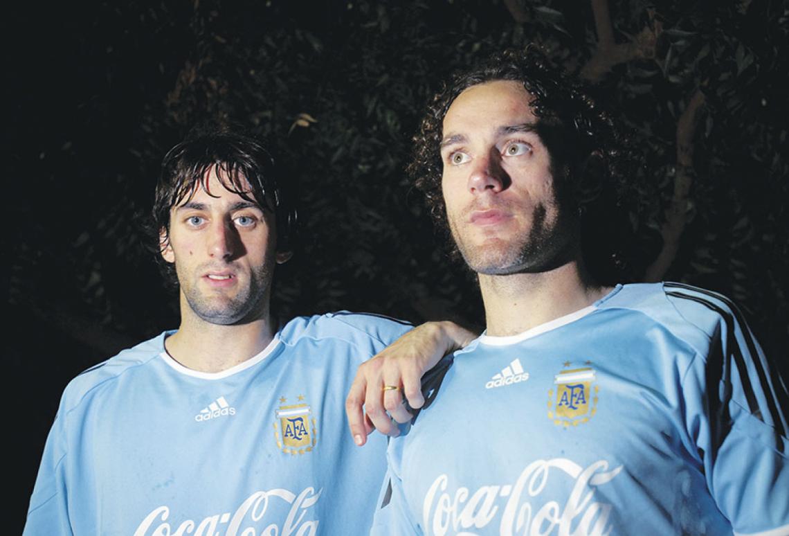 Imagen Con su hermano Gabriel, en la Copa América 2007. Jugaron un Mundial cada uno, pero desfasados: 2006 y 2010.