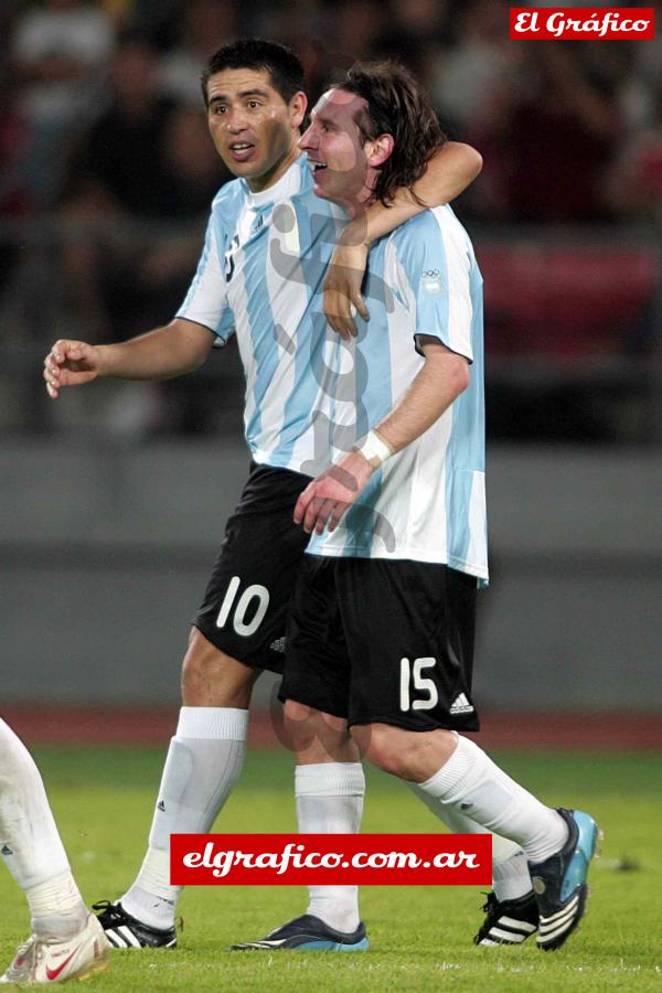 Imagen Messi y Riquelme, una dupla letal en los Juegos Olímpicos 2008