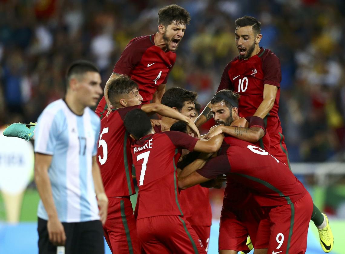 Imagen Los portugueses festejan el segundo gol. Reuters
