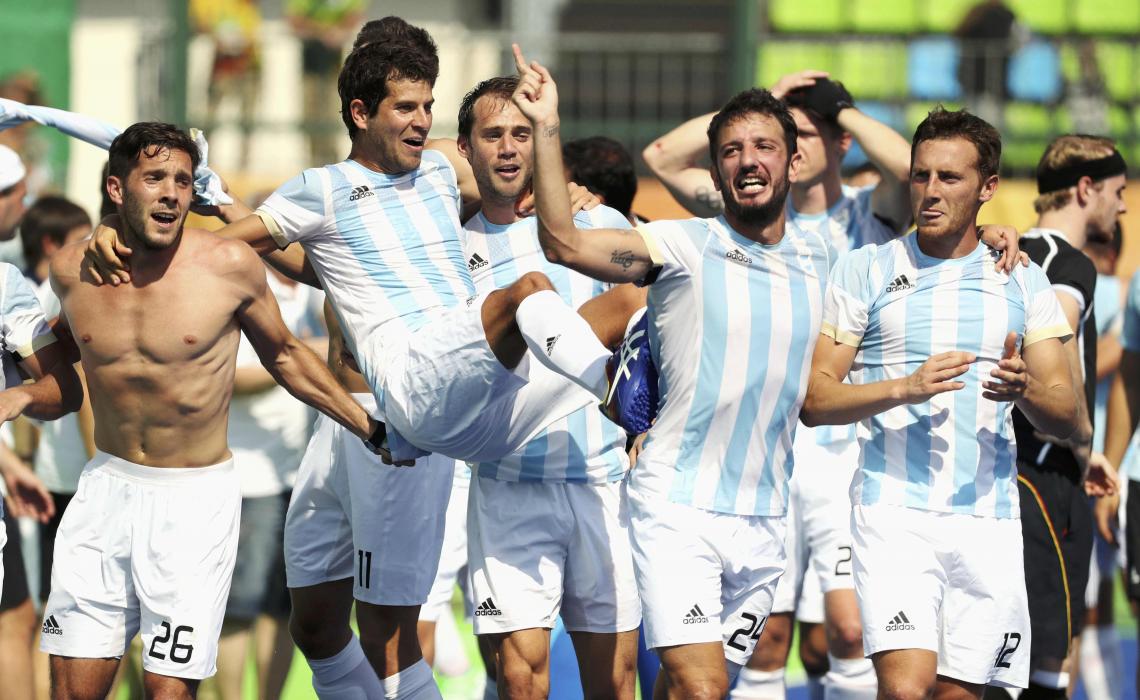 Imagen Los Leones, festejando