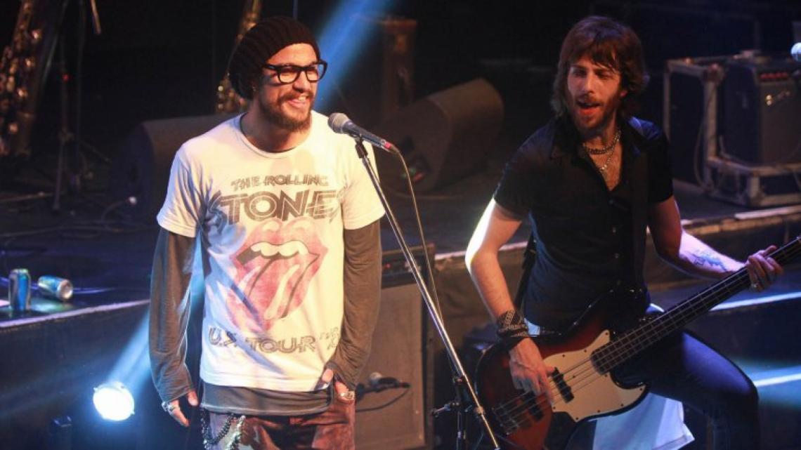 Imagen Osvaldo, cantando con "La 25"