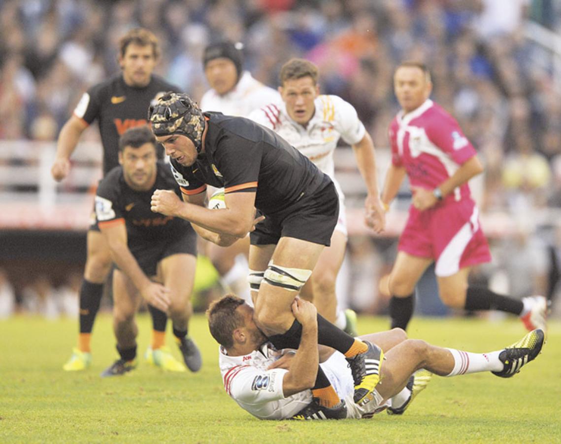 Imagen El número 4, que mide 1,94 metros y pesa 108 kilos, experimentó el Super Rugby por primera vez. Se destacó en los Jaguares.