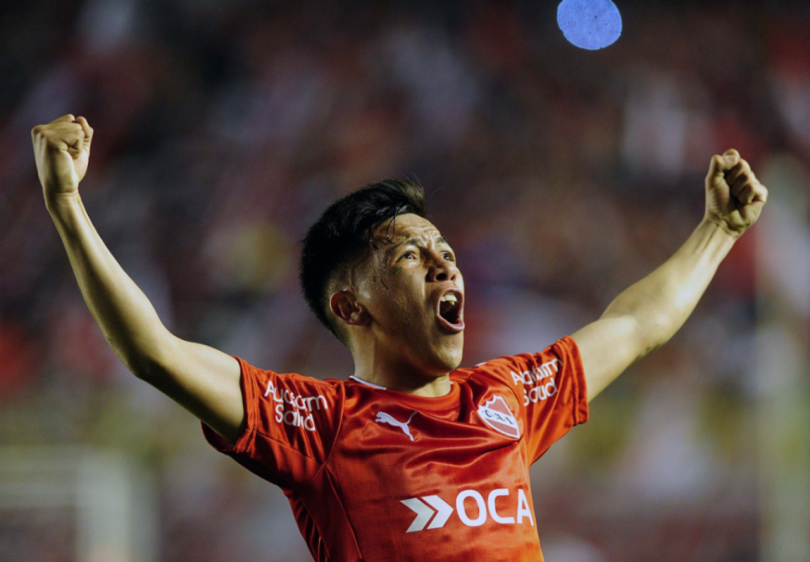 Imagen Ezequiel Barco celebra su primer gol en Independiente
