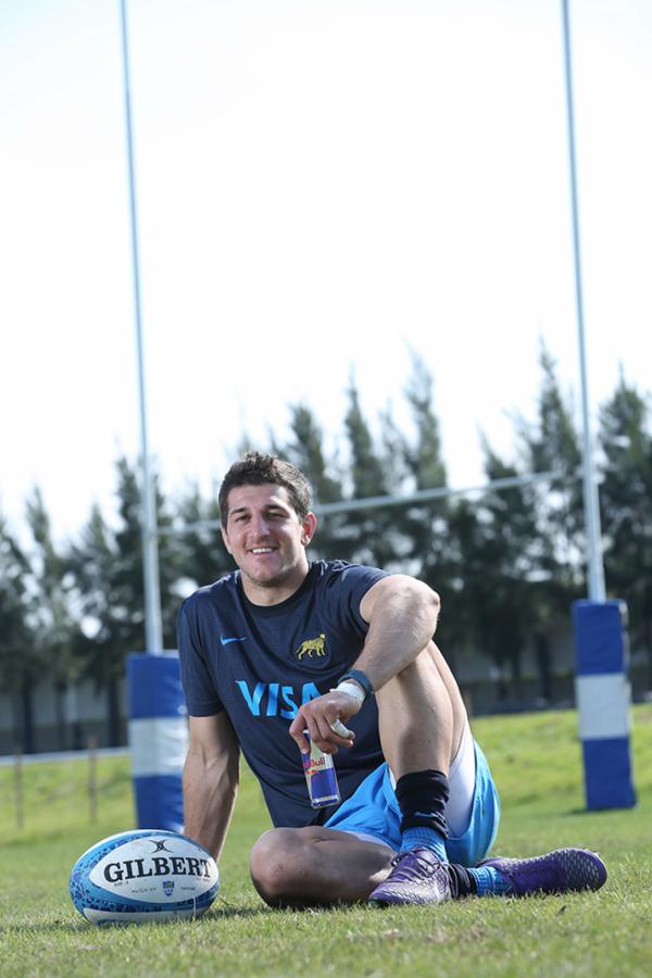 Tiene 27 años y juega de medio scrum. Integró el equipo que fue cuarto en Inglaterra 2015.