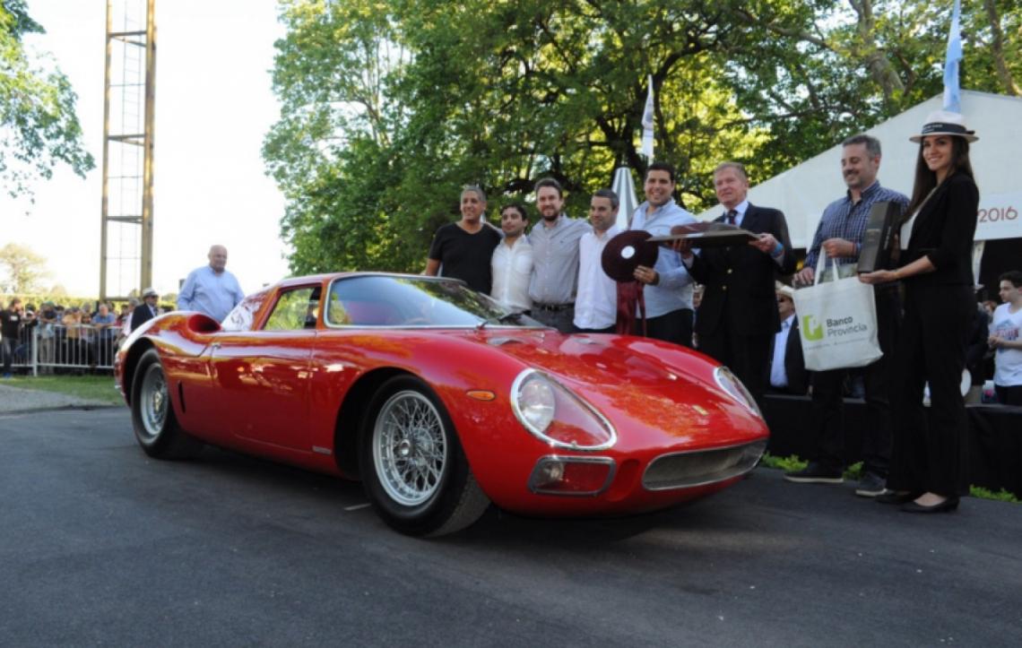 Imagen FERRARI 250 LM 1964 fue distinguida por el jurado con el mayor premio de la muestra: Best of Show Autoclásica 2016