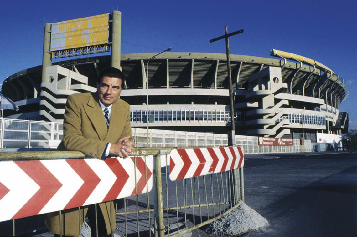 Imagen Candidato a presidente. Ganó en 1983, con el club en ruinas y repitió en 1987.