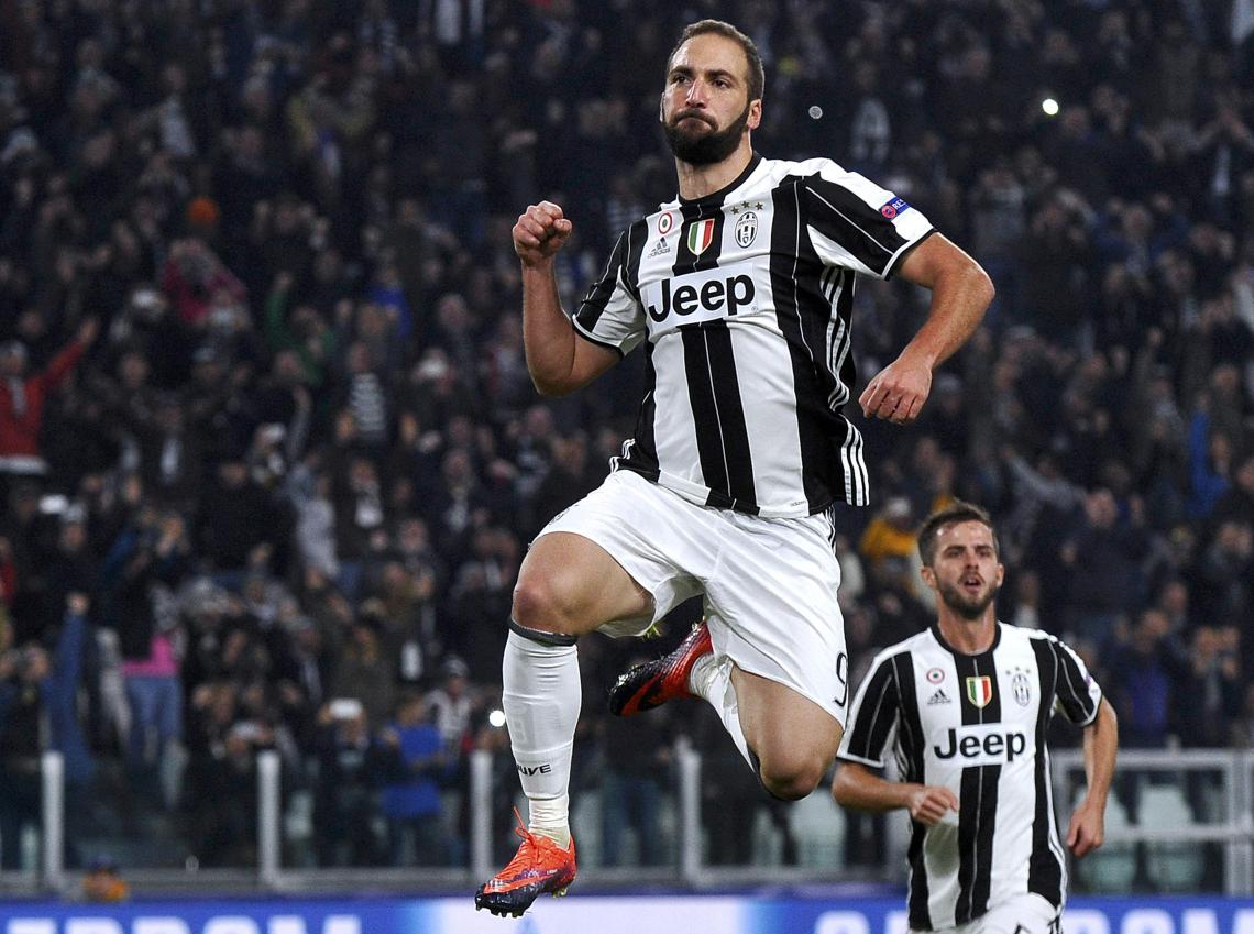 Imagen El Pipita celebra su gol de penal. Lo perdieron a falta de cinco minutos.
