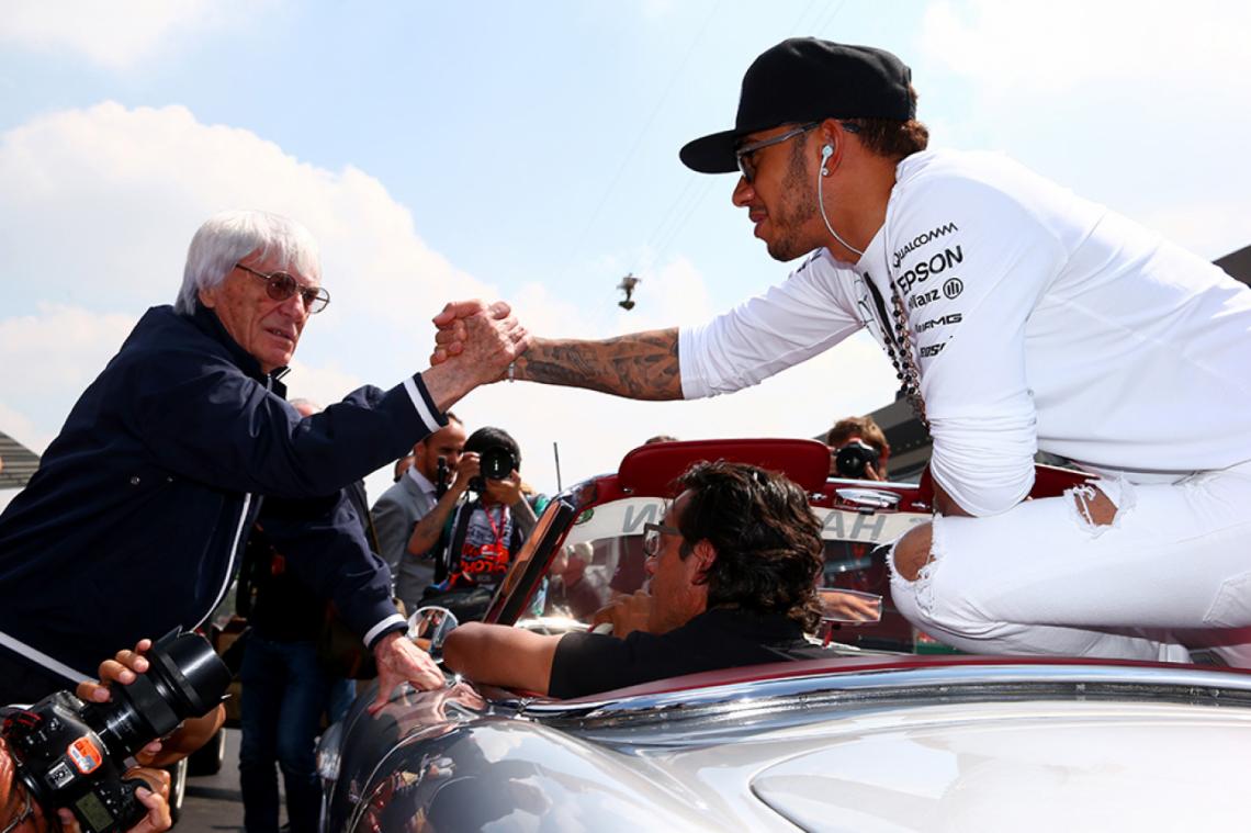 Junto a Lewis Hamilton.