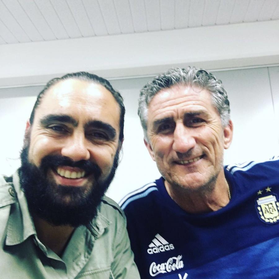 Imagen Sorin visitó al equipo y se sacó una foto con Bauza