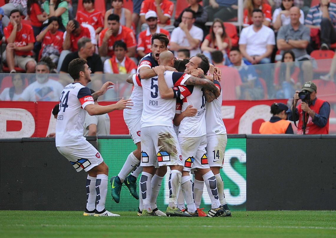 San Lorenzo le ganó con suplentes 2-1 a Independiente y sigue prendido | El Gráfico
