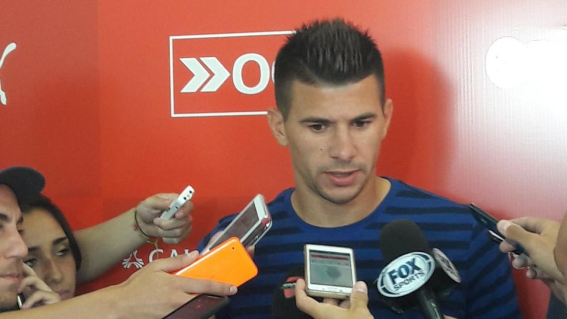 Imagen Cuesta, hablando con los medios