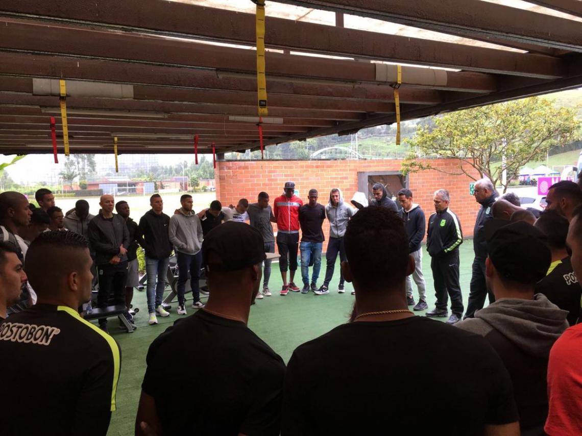 Imagen El plantel de Atlético Nacional realizó un minuto de silencio