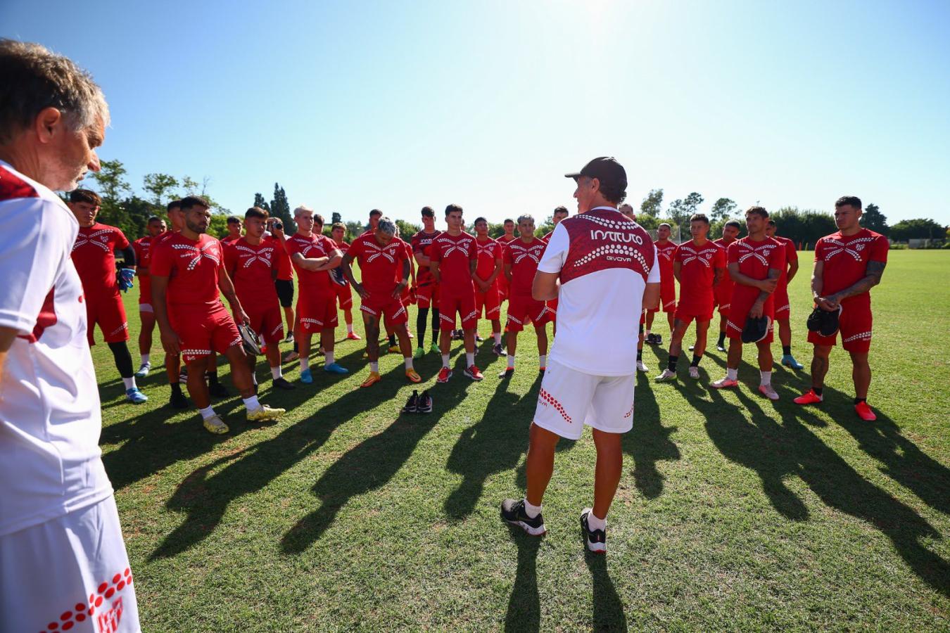 Imagen Troglio volvió al fútbol argentino para dirigir Instituto.