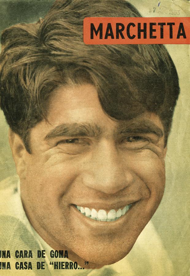 La nota de esos años: "Una cara de goma" hace referencia a su sonrisa permanente.