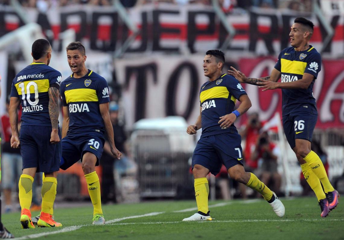 Imagen Centurión ya anotó el cuarto gol y ya no quedan dudas del triunfo de Boca (Fuente: Télam)