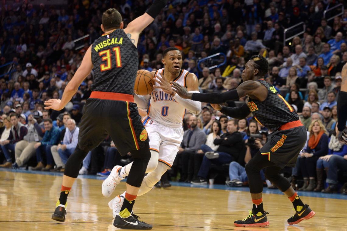 Imagen Russell Westbrook hizo de todo. Solo le faltó algo importante: la canasta ganadora. Atlanta se llevó el triunfo por 98-100 en Oklahoma City, en un vibrante e intenso partido.