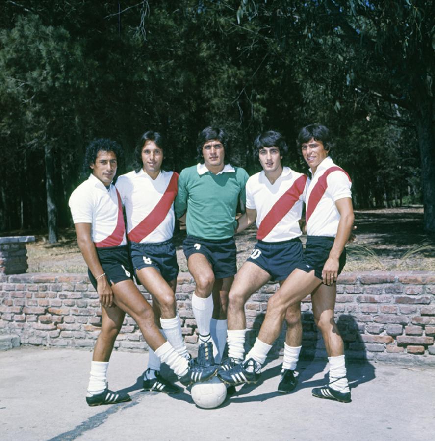 Imagen Con JJ, Fillol, Alonso y Passarella, los convocados de River a la Selección de Menotti, en sus inicios.