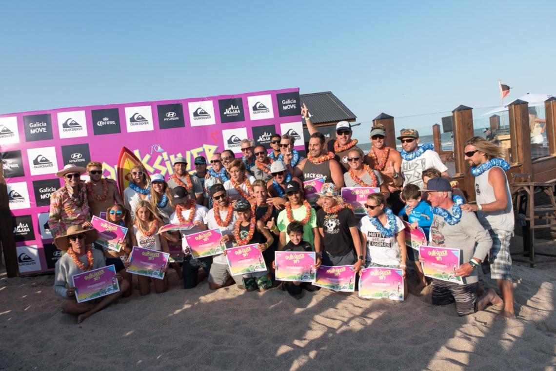 Imagen Todos los participantes se divierten luego de la premiación. Fue una fiesta del surf.