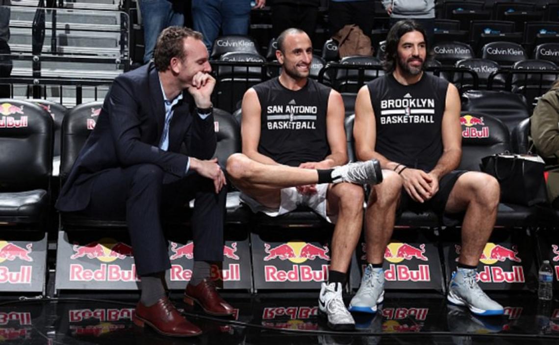 Imagen Manu y Luifa, charlando antes del partido