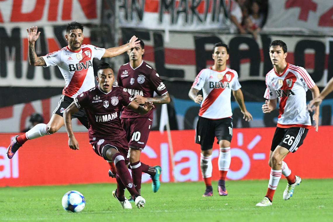 Imagen River perdió la Supercopa con baile de Lanús.