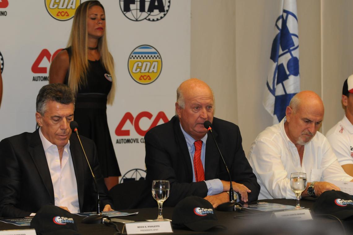 Imagen PRESENTACIÓN TN 2017 en el ACA, con Carlos García Remohí (titular CDA), Hugo Paoletti (presidente Turismo Nacional APAT) y Daniel Jauregui (responsable Autódromo Roberto Mouras), anticipando una temporada que promete ser vibrante (Foto: Prensa ACA)