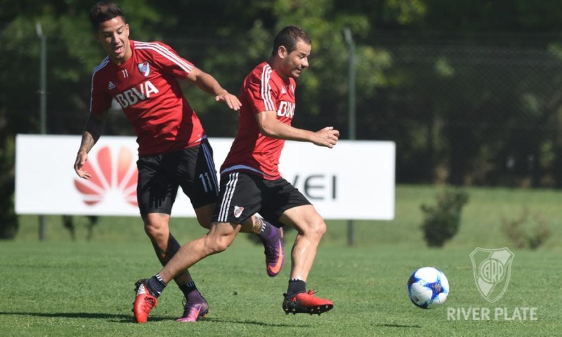 Imagen Mora, junto a Driussi en la práctica
