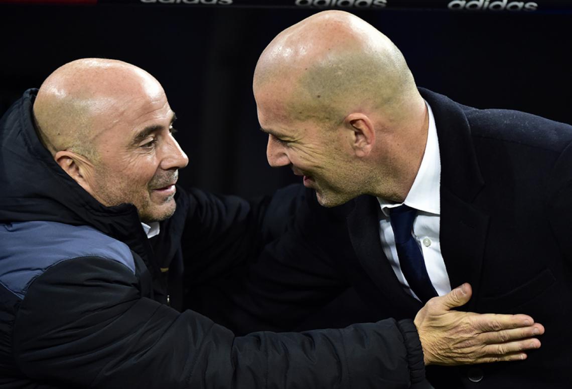 Imagen Con Zidane, entrenador del Real Madrid. Estuvo a dos minutos de romperle el invicto en el partido 39 y lo consiguió en el siguiente.