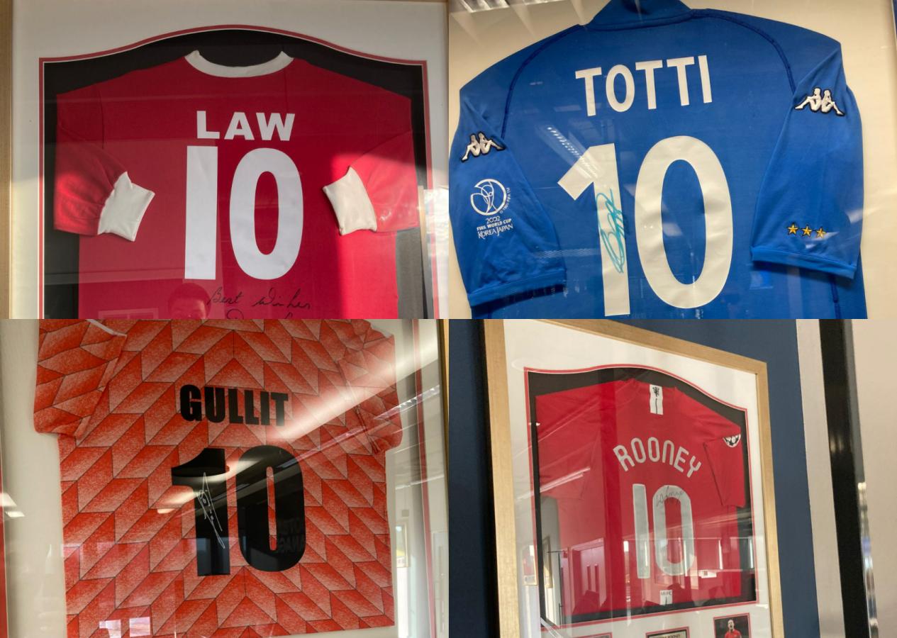 Imagen Las camisetas número 10 decoran el comedor de las oficinas.