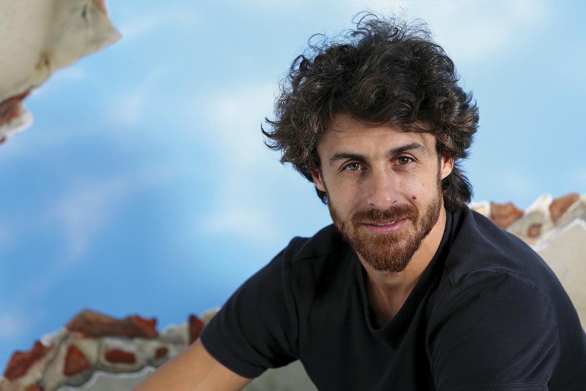 A los 37 años hace el curso de entrenador, viaja por la FIFA, y está anotado en Estudiantes de Río Cuarto en Copa Argentina.