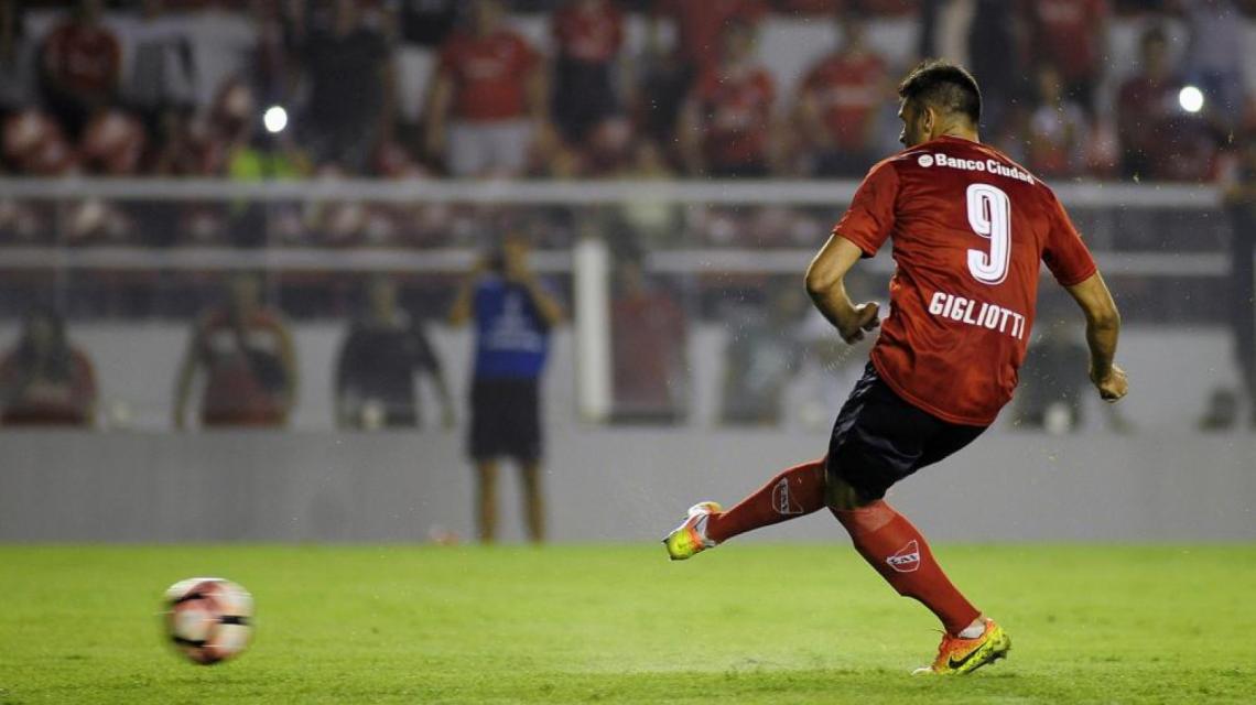 Imagen El penal que le atajó el arquero de Alianza Lima.
