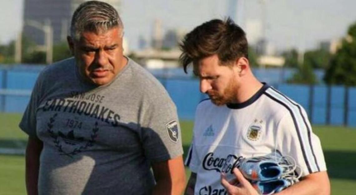 Imagen La Comisión de Apelación de la FIFA levantó las sanciones a Messi, con motivo de los insultos proferidos al árbitro asistente en el cotejo que Argentina le ganó a Chile en marzo último por las Eliminatorias para el Mundial de Rusia 2018, al aceptar el rec