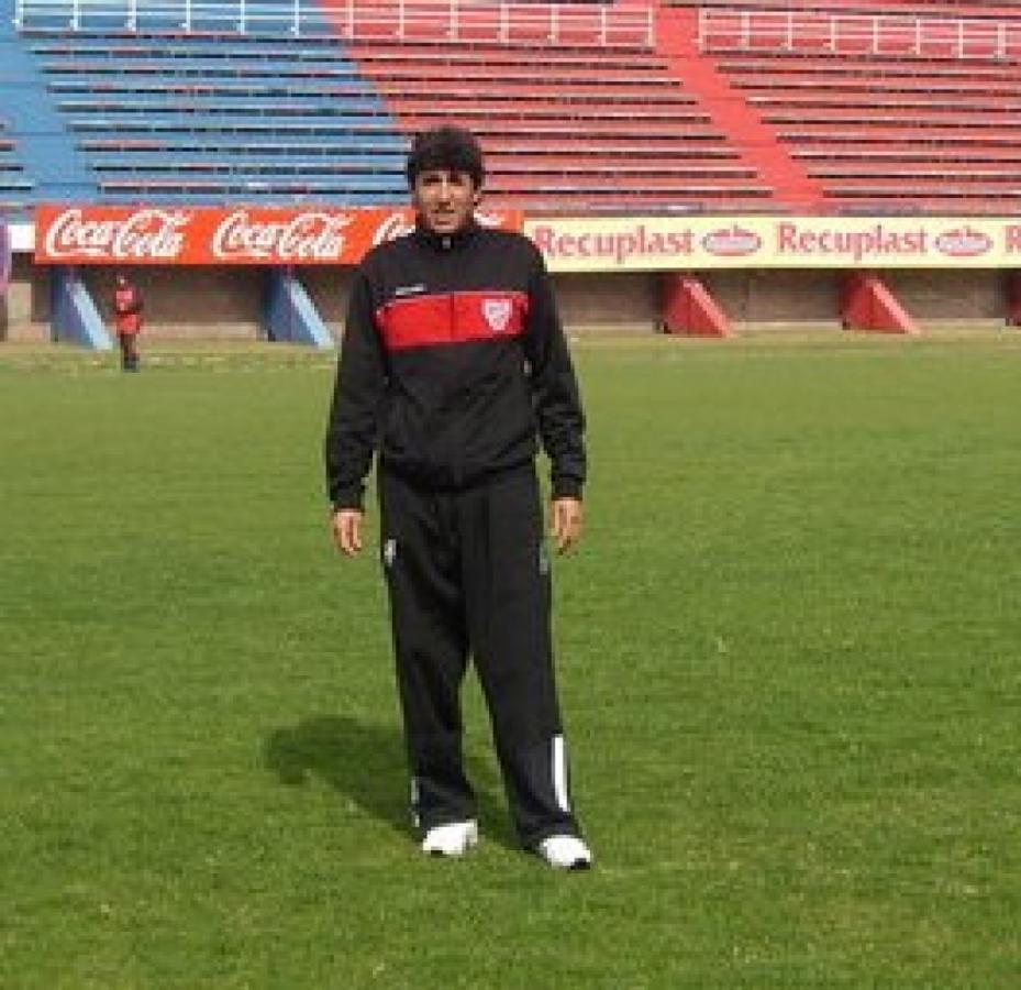 Imagen El Tata Alaniz fue DT de La Joya en inferiores del club cordobés.
