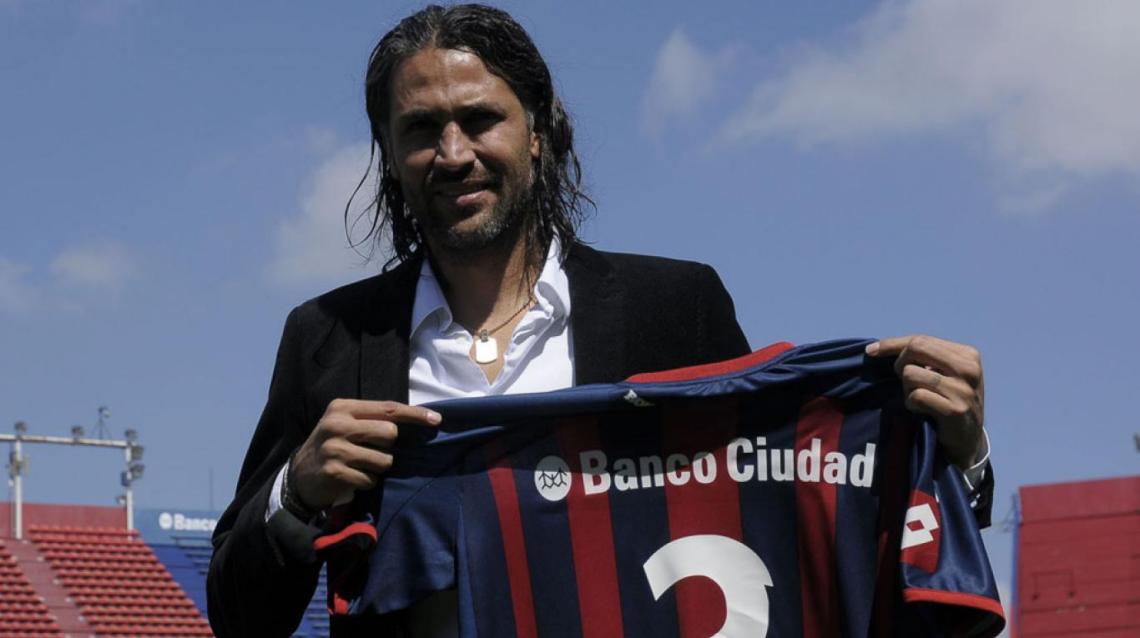 Imagen Mario Yepes, cuando fue presentado como refuerzo del Ciclón.