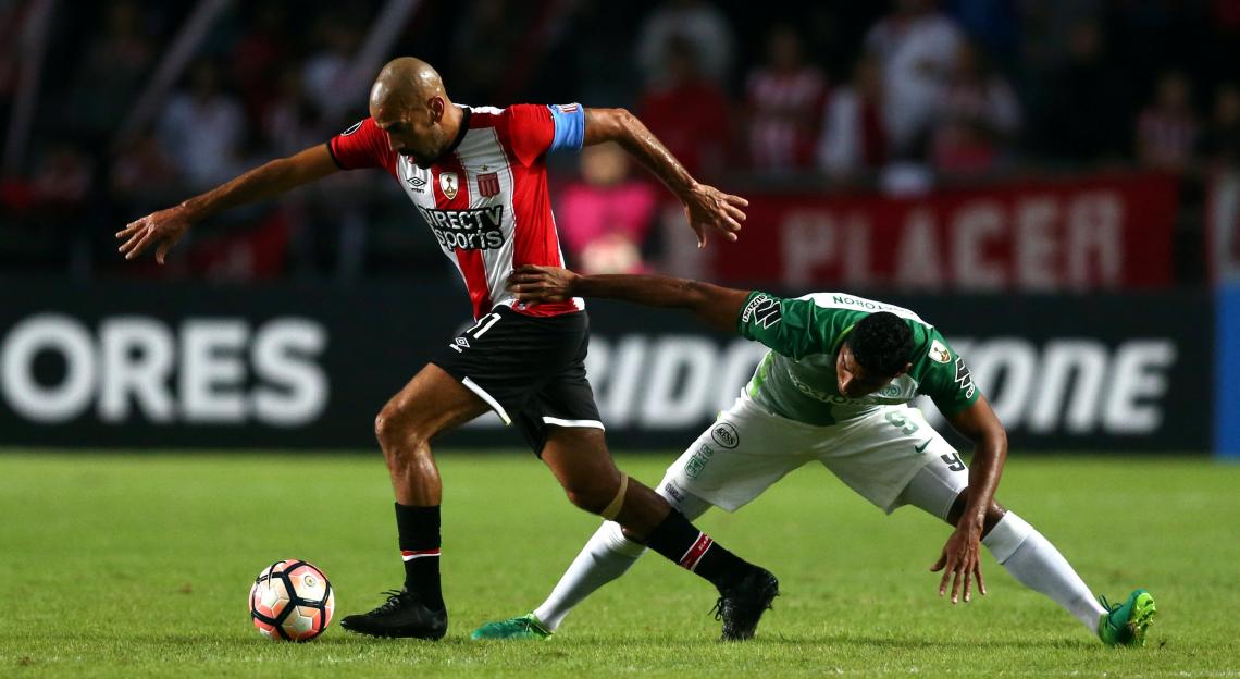 Imagen Verón, jugando ante Atlético Nacional.
