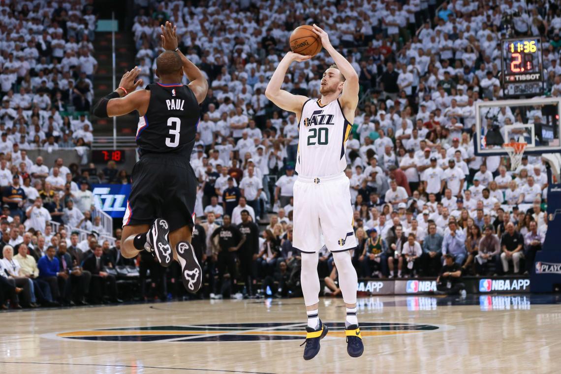 Imagen Hayward, lanzando ante la marca de Paul.