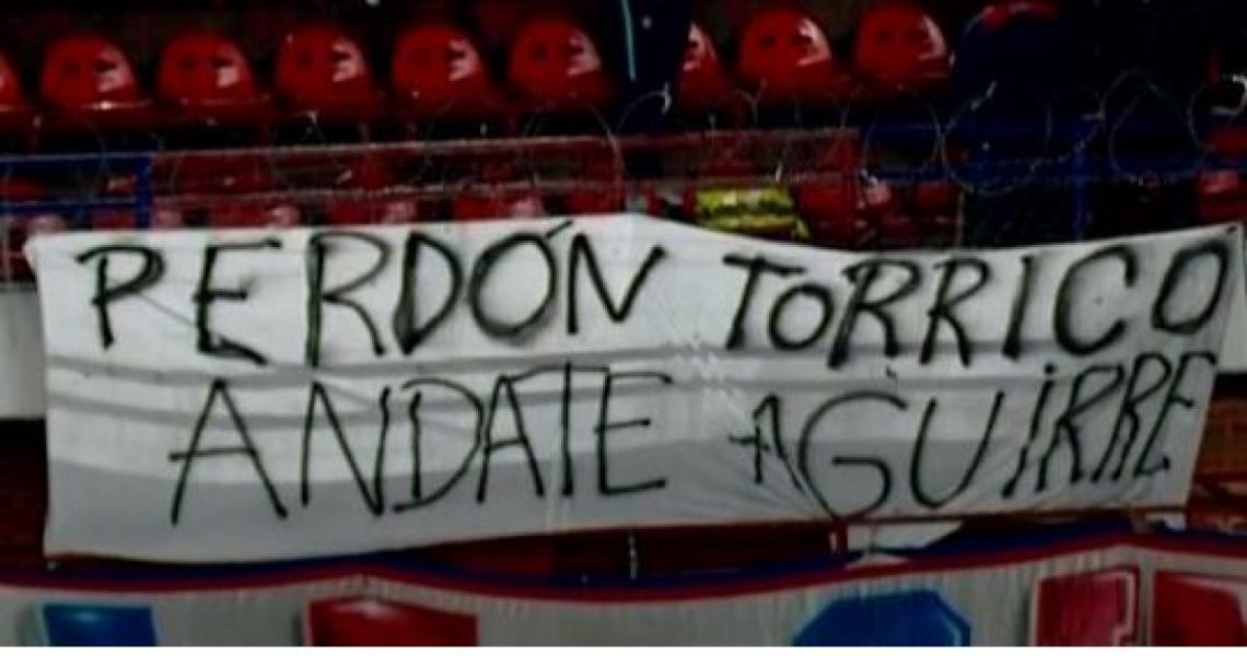 Los hinchas de San Lorenzo apoyaron a Torrico | El Gráfico
