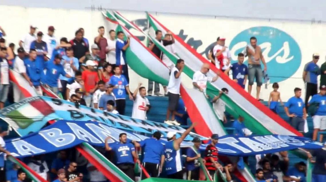 Imagen La hinchada de Italiano.