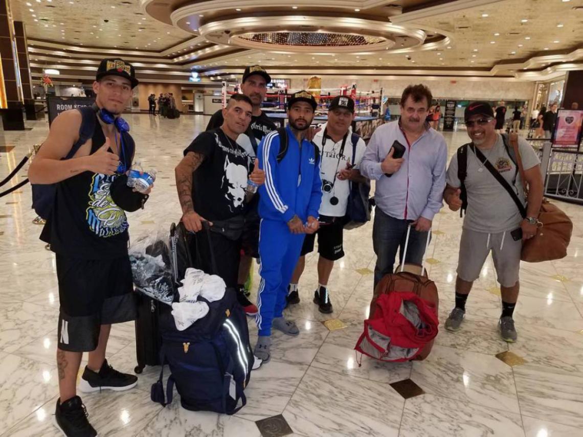 Imagen Matthysse y su equipo, recién llegados a Las Vegas.