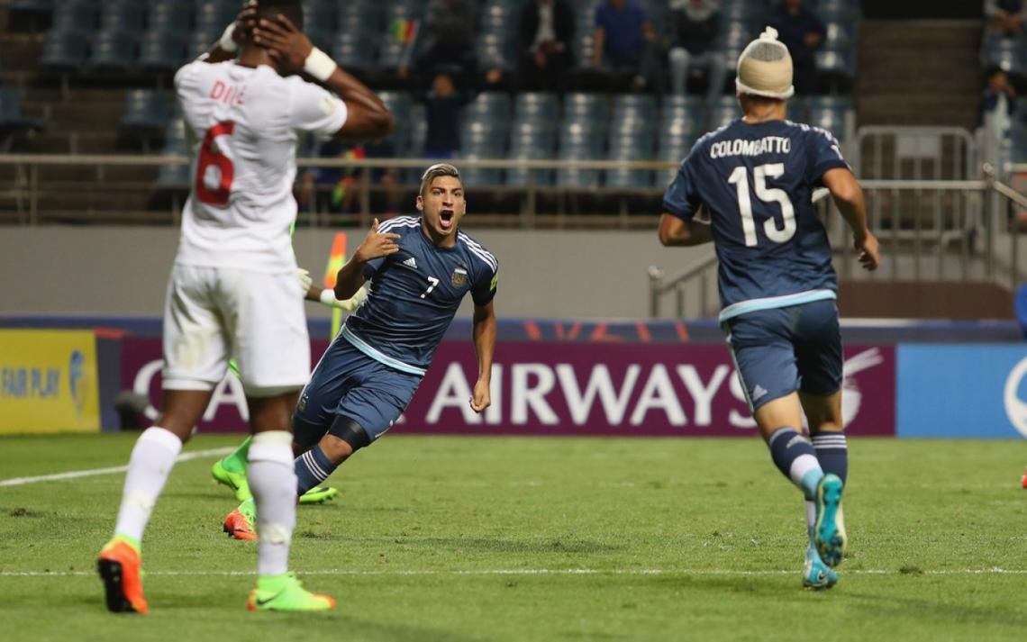 Imagen El Chelo Torres, festejando su gol.