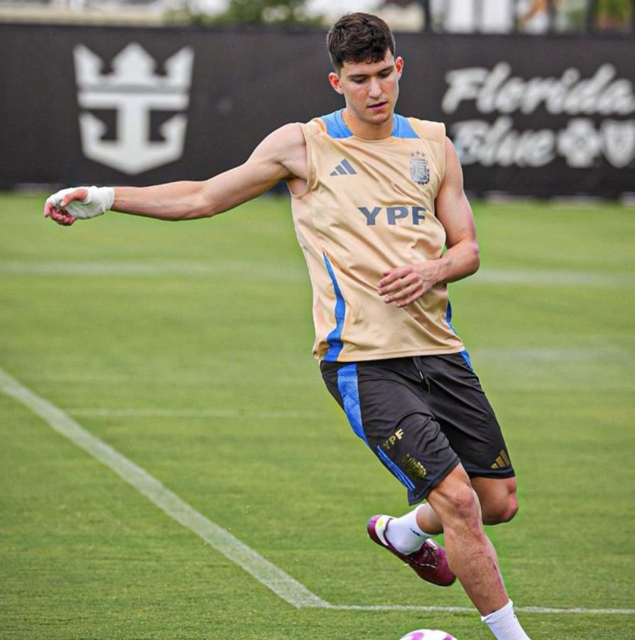 Imagen El zaguero ex Boca no podrá estar en la Selección en la convocatoria de junio próximo.