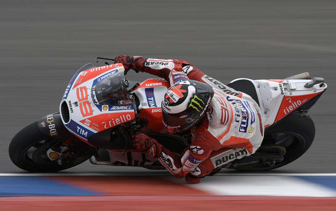 Imagen Al pasar a Ducati, Jorge Lorenzo le abrió la posibilidad al ascendente Viñales de pegar el salto a una estructura poderosa como Yamaha.