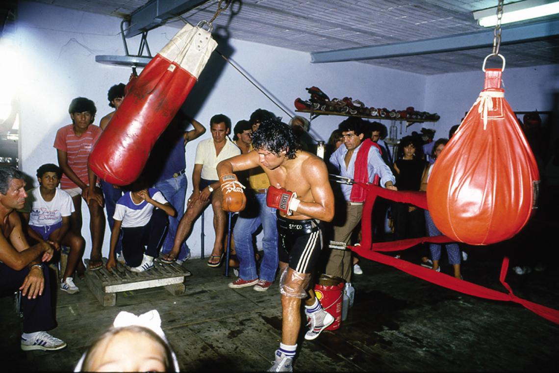 Imagen Uby Sacco no siempre entrenaba a pleno, confiaba en su don para el boxeo y eso le alcanzó para dejar una huella profunda.