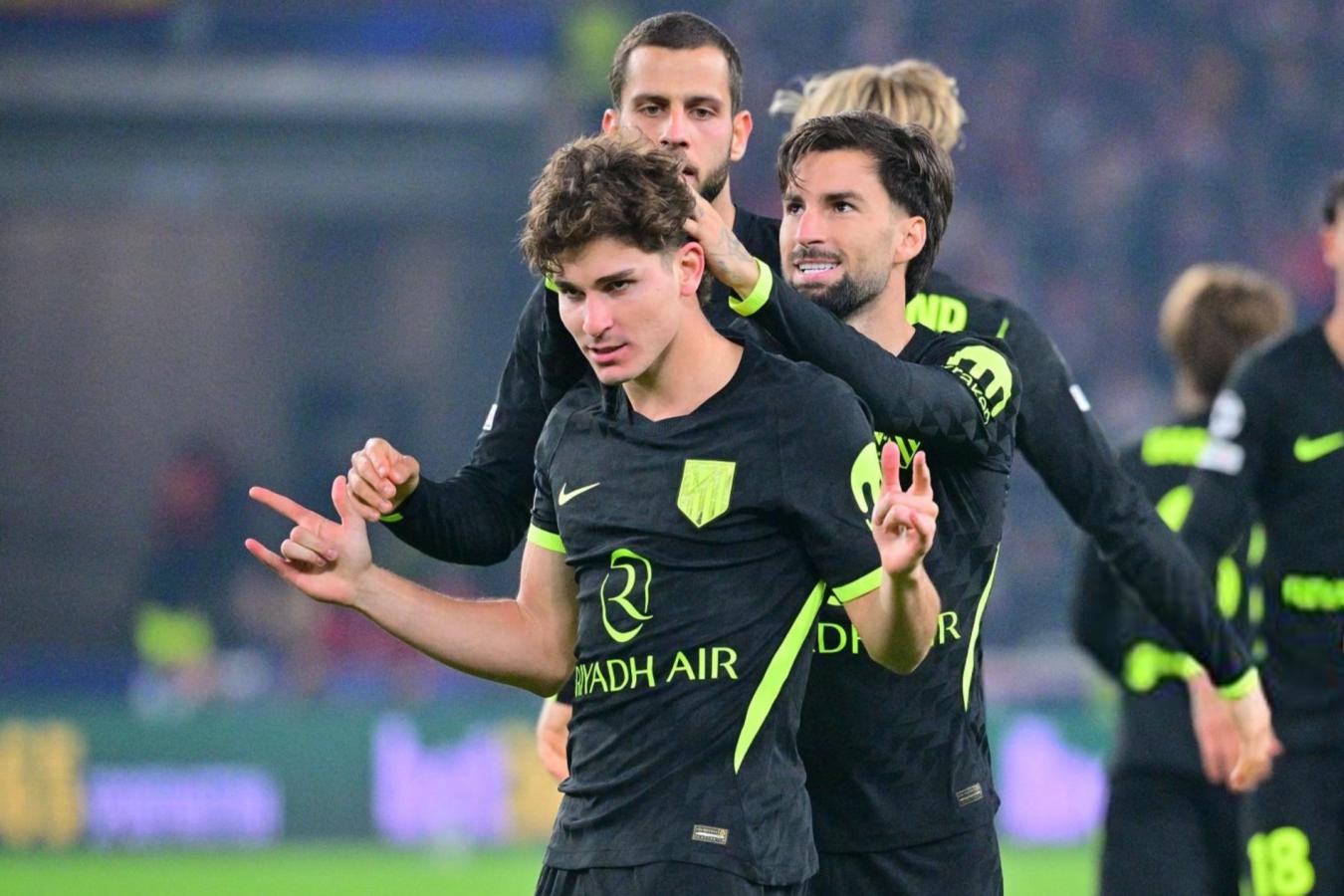 Imagen de Julián Álvarez cortó la sequía y acecha la marca goleadora de Lautaro Martínez en Champions League