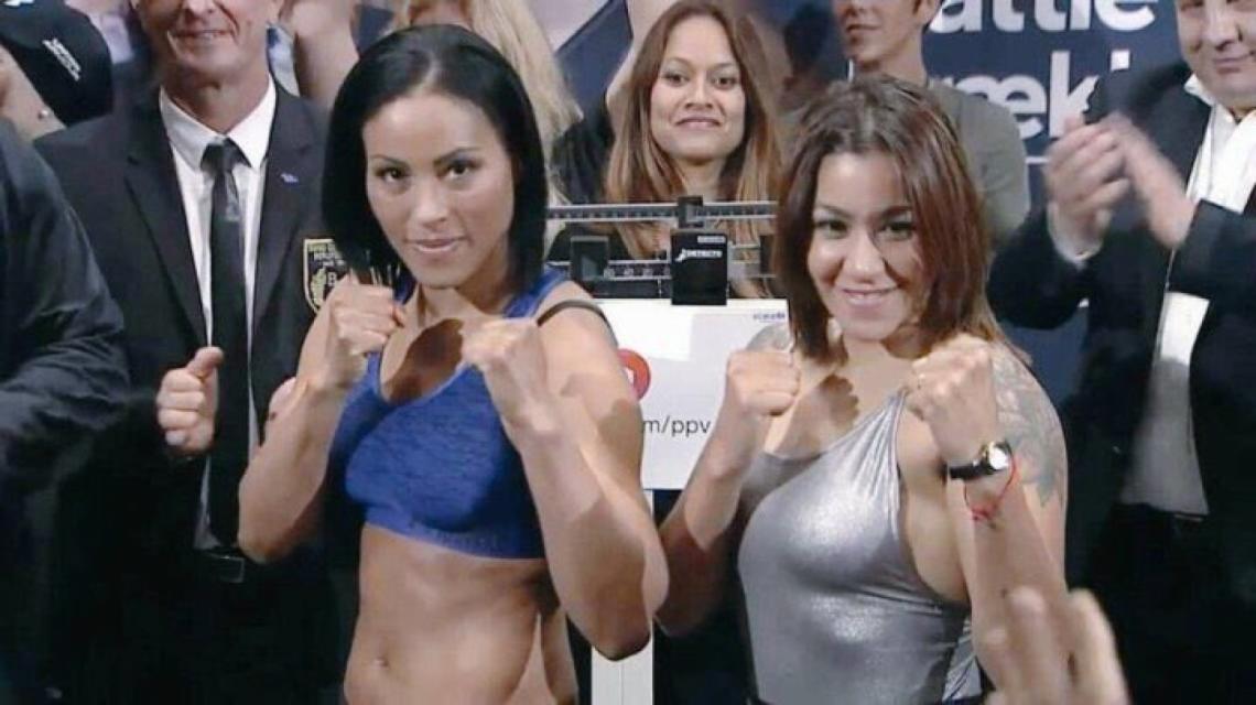 Imagen Farías y Braekhus, posando tras el pesaje.