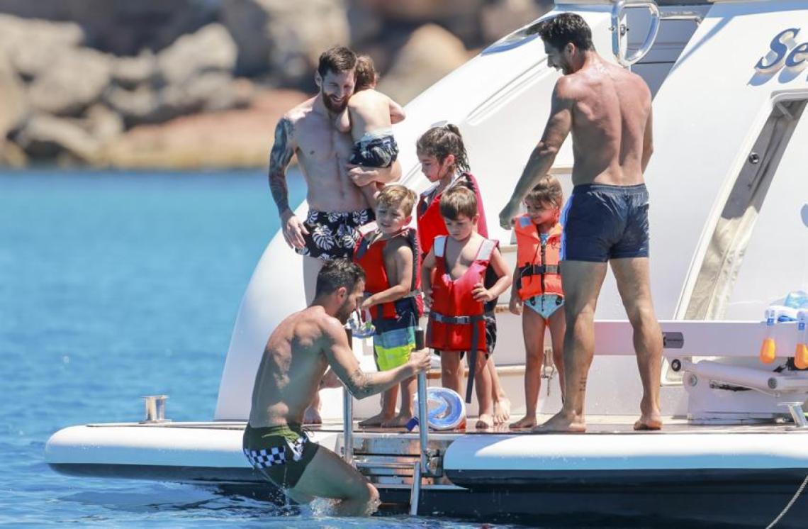 Messi, de vacaciones en El Gráfico