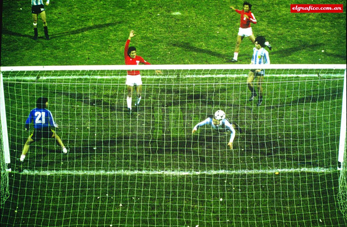 Imagen La palomita de Luque es el gol cuarto gol. Argentina pasa a la final de un Mundial después de 48 años.